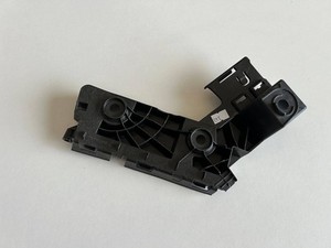 Volkswagen Golf VIII 2019 Hinten links Halterung Stoßstange Stoßfänger hinten