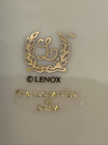 Lenox Large Vase Embossed Floral Design Lily Flower Ivory Gold Trim 8 H x 4.75W - Picture 3 of 3