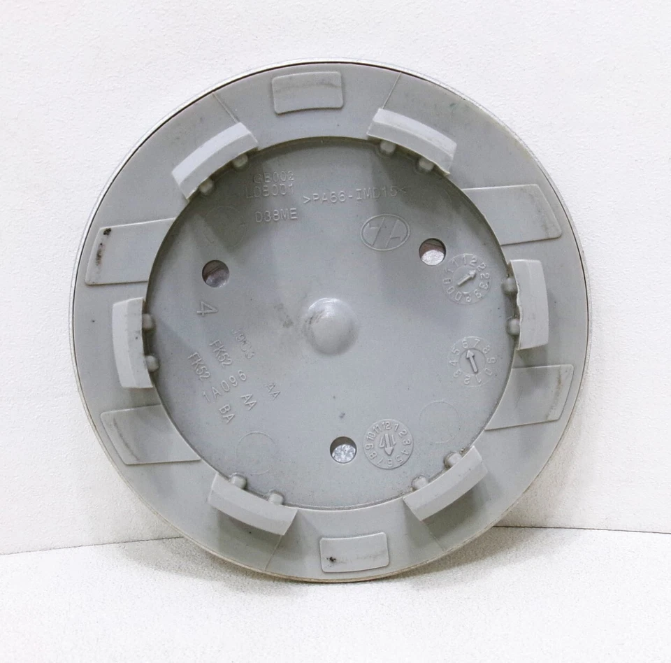 Land Rover Discovery Sport 2017 tapa central de rueda OEM Foto 2 de 4