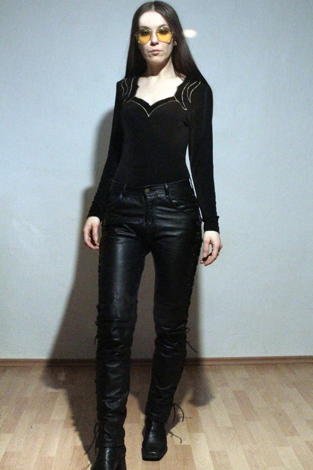 Nouveau pantalon en cuir moto pour femme. Véritable pantalon noir lacé en... - Photo 2/4