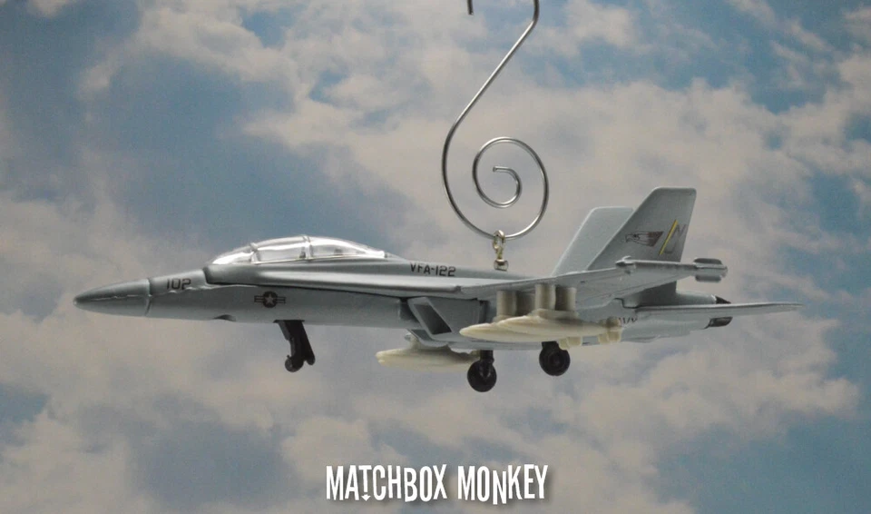 USN F/A 18E Super Hornet Fighter Jet Adorno de Navidad Personalizado F-18 F18 Avión Foto 3 de 4