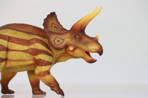 RECUR 1/35 Triceratops Dinosaur Model Collections Animal Figure Decor Gift Toys - Picture 8 of 20