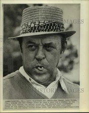 1972 Press Photo Sam Snead sticks out his tongue after he sunk a birdie putt