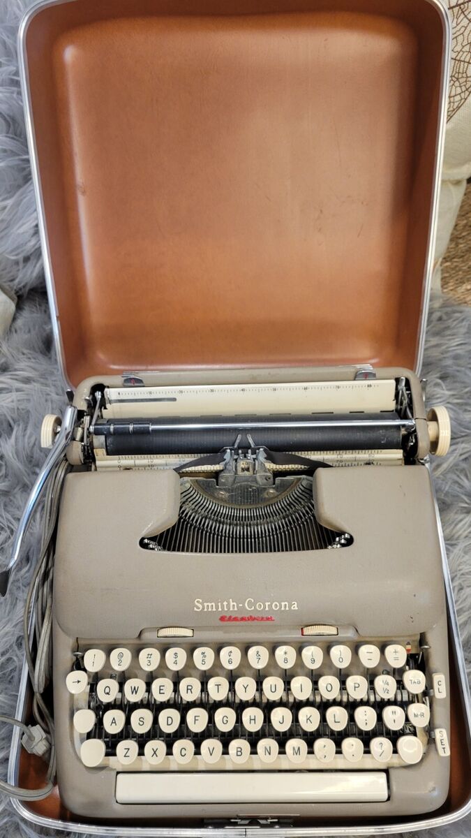 Smith Corona 'Electric' portable typewriter (1950s) - $650 - Antique  Typewriters