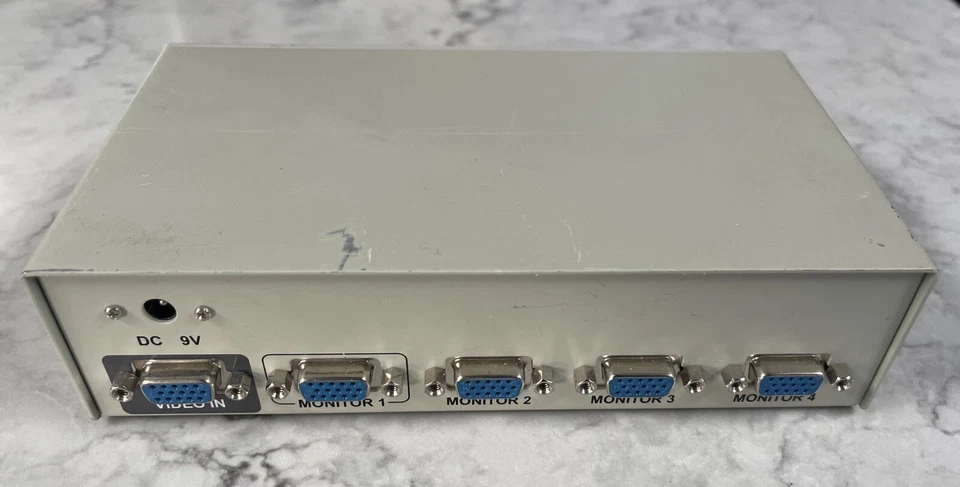 Fully Tested VGA Multiplier VM-114A 1x4 OUTPUT VGA Splitter (2048x1536 at 60 Hz) - Image 3 of 4