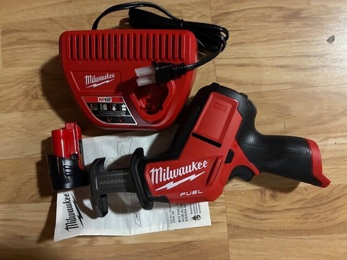 Milwaukee 2520-21 M12 Hackzall Reciprocating Saw Kit - 第 1/1 張圖片
