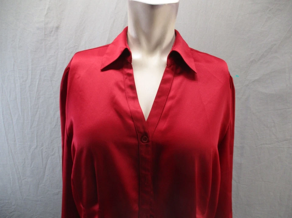 Camisa EAST 5TH Talla L Mujer Roja Satinada Manga Larga Cuello en V Abotonada 674 Foto 2 de 4