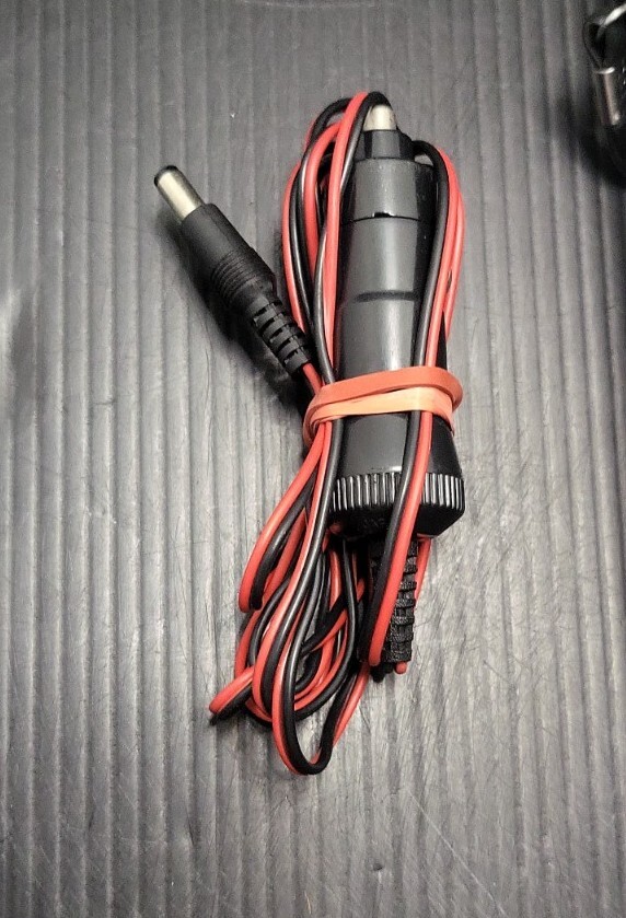 Realistic Emergency CB Radio & Case Nice Working Condition TRC411 40