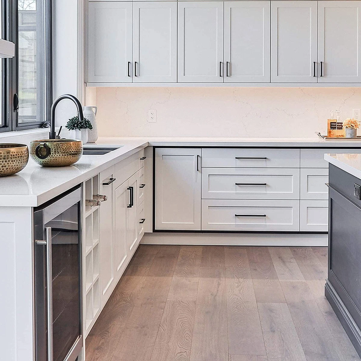 Black kitchen store cabinet hardware