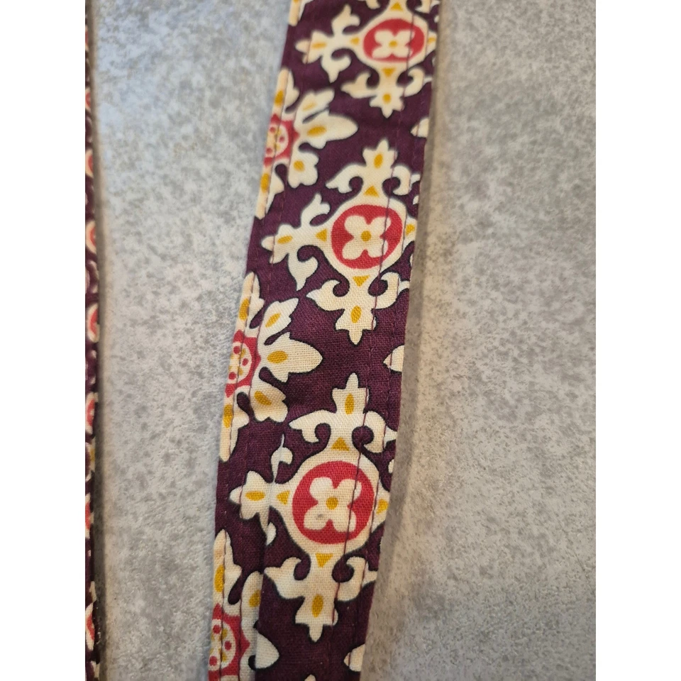 Cinturón de tela Vera Bradley con hebilla de anillo de tortuga granate círculo dorado Foto 3 de 4