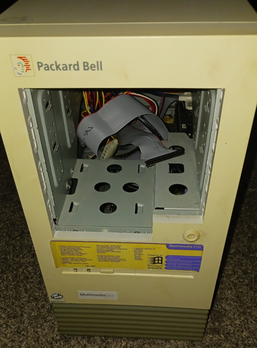 Packard Bell E153 Vintage Desktop Computer with Pentium Processor 