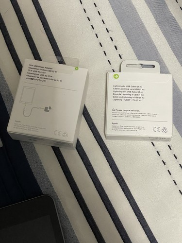 Apple iPad (7th Generation) 32GB, Wi-Fi 10.2 in - Space Gray - CIB Very Good - Afbeelding 11 van 14