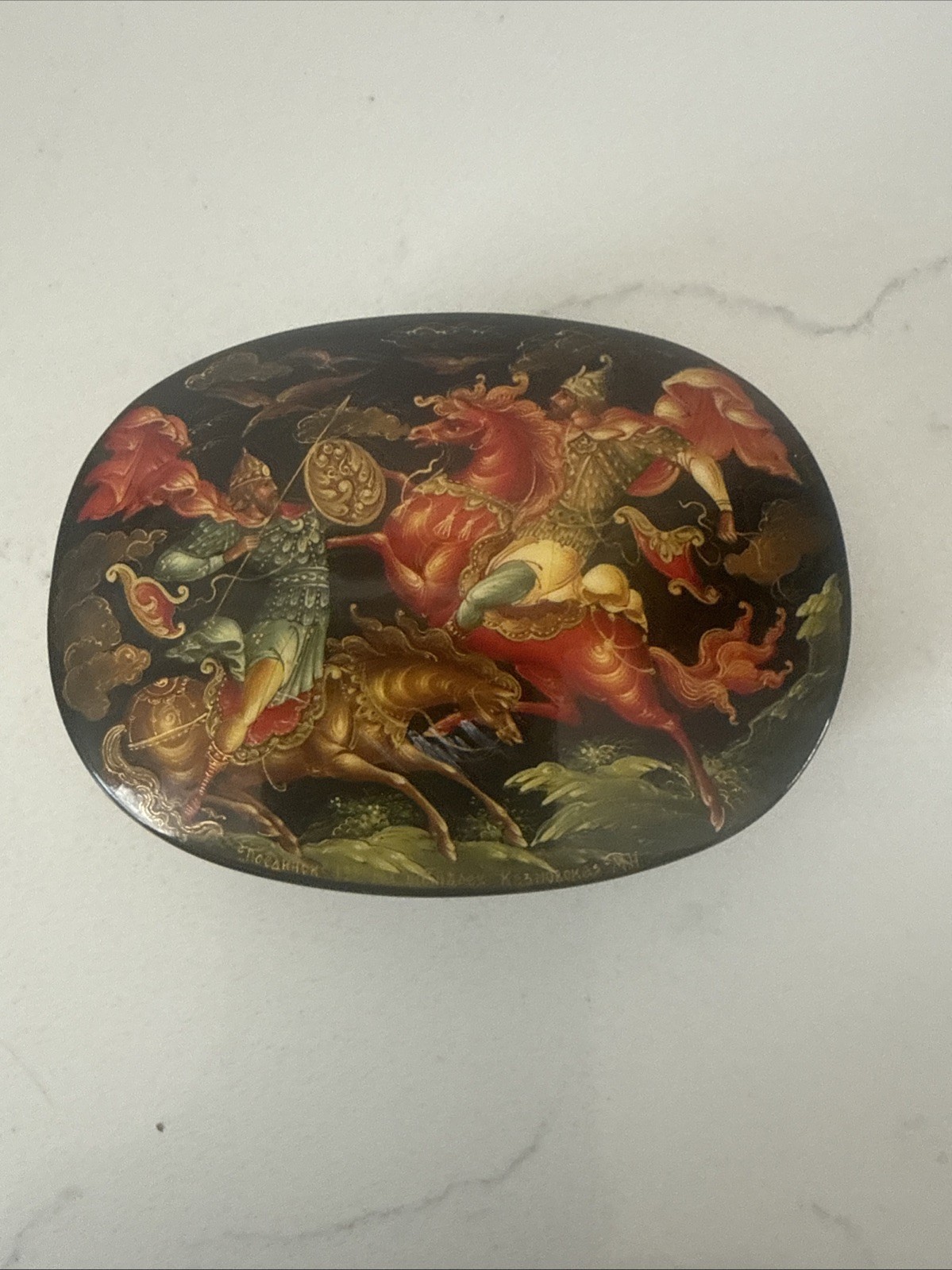 VTG RUSSIAN BLACK LACQUER HANDPAINTED TRINKETJEWELRY BOX ARTIST SIGNED 3”by 2.3”