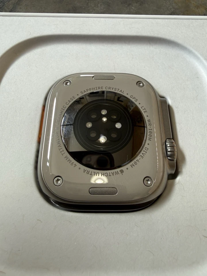 Apple Watch Ultra 1st Generation 49mm Titanium - Image 4 of 4
