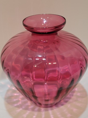 PILGRIM GLASS Vintage Blown Cranberry Optic Fluted Bulbous Vase Narrow Neck 8.5" - Picture 10 of 10