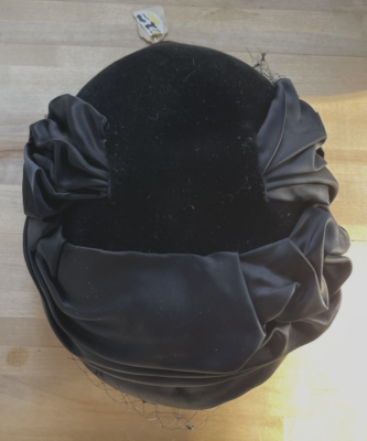 Vintage 1950s Herbert Bernard Black Velvet Beaded Cocktail Hat Riviera Italy Cocktail 1950s Vintage Hats for Women for sale | eBay main image 4
