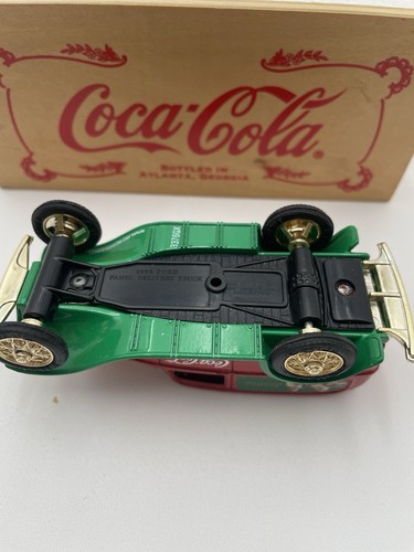 Coca-Cola Coke Christmas 1932 Ford Delivery Truck ERTL 4" Diecast Original Box - Picture 7 of 10