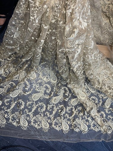 Tessuto da sposa ricamato oro 1 m pizzo floreale smerlato 55" - Foto 9 di 11