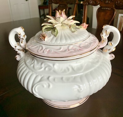 Medieval C.1940s Vintage Floral Large Capodimonte Soup Tureen Made