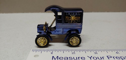 RARE 2 3/8" Ertl Millennium 2000 American Toy Fair Classic Oldsmobile Van - Picture 3 of 12