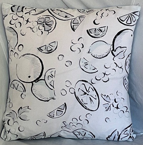 modern black & white fruit print kitchen living dinning room 18" Cotton cushion - 第 1/1 張圖片
