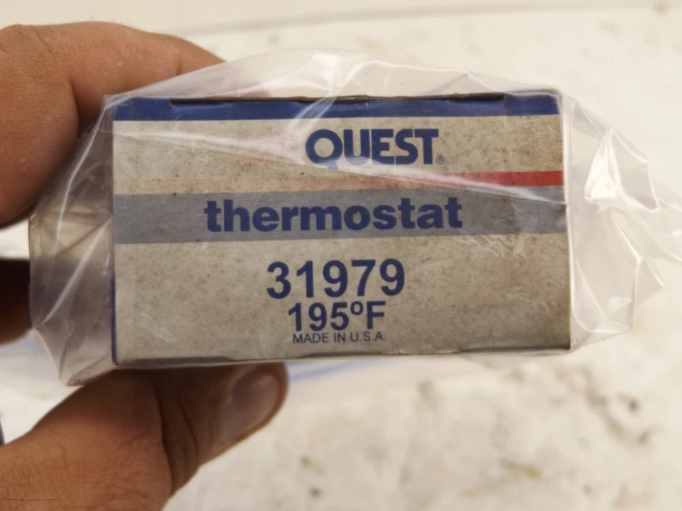 Termostato de líquido de arrefecimento do motor Carquest 31979 fabricante de equipamento original - Imagem 2 de 2