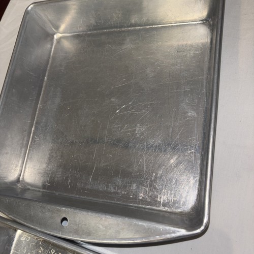 Mirro Vintage Aluminum M-5009 Baking Pan 9 X 9 X 2 Made USA Lot Of 2 - Picture 2 of 7