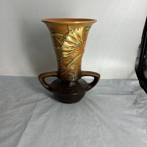 Vintage Roseville Freesia Brown 1945 Pottery Ceramic Base 124-9 See Description
