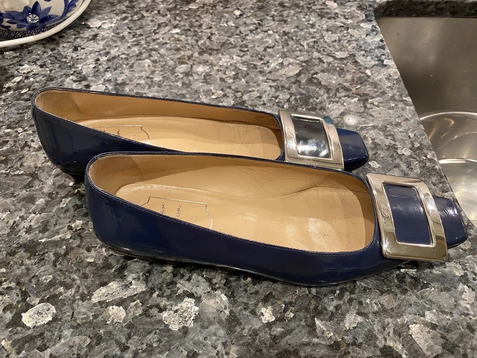 Bailarinas Roger Vivier plateadas con hebilla charol planas azul marino talla 36,5 en muy buen estado $920 Foto 2 de 4