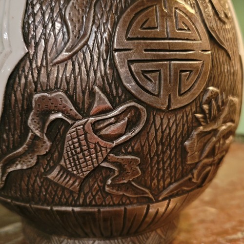 Chinese Porcelain Vase With A Carved Silver Glaze Body & Famille Verte Panels - Picture 8 of 12