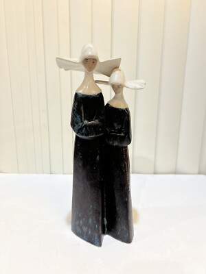 LLADRO PORCELAIN TWO NUNS WITH ROSARY BEADS GRES FINISH FIGURINE