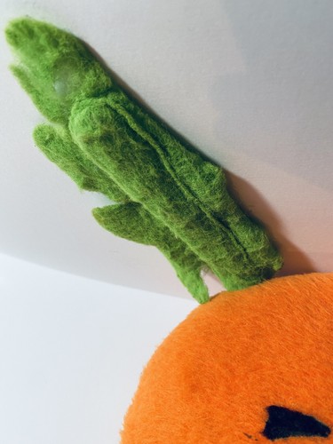 Vintage Carrot Stuffed Animal Commonwealth Toy Company Brooklyn New York 18 Inch - Picture 3 of 7