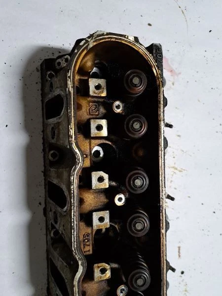 CULATA LATERAL IZQUIERDA se adapta a GMC YUKON 1999-2007 Foto 2 de 4