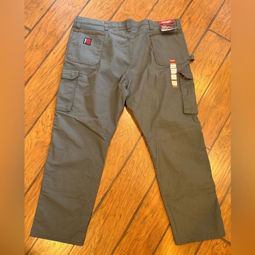 Wrangler Riggs Ranger Cargo pants men’s 46x30 gray durable stretch workwear NWT - Picture 7 of 9