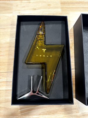 TESLA デキャンタ　新品未開封 Tesla Decanter Limited Edition - Never Used but handled for first