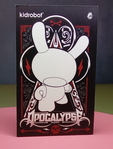 DRAGON KNIGHT ~ Kidrobot APOCALYPSE Dunny / Patricio Oliver / 3" Designer @2012 - Picture 3 of 3