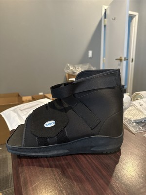 Darco SlimLine Cast Boot Medium, Black, Square Toe