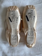 Custom Freed Pointe Shoes 4 1/2xx, P Maker