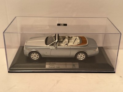 IXO : Rolls Royce Phantom Drophead Coupe: Silver/Grey 1:43 Scale