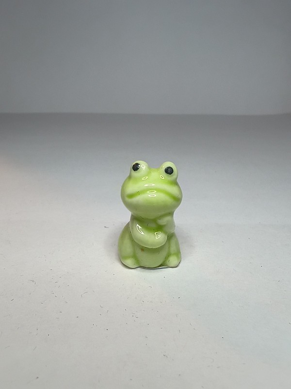 Bug House Frog - Dollhouse Miniature Korea - Perfect Condition - Sticker Attach