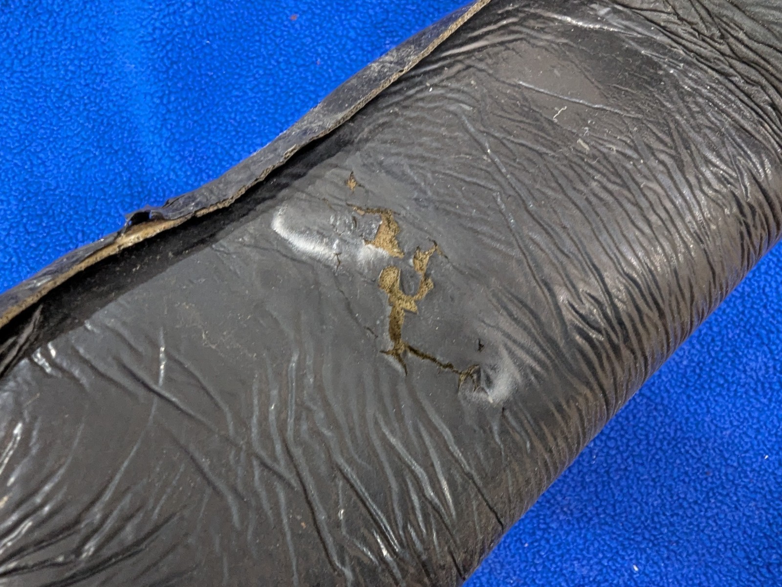 Maserati GranTurismo Front Right Fender insulation P/N 80170900