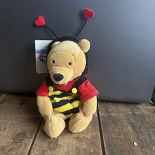 Disney Winnie The Pooh Heart Bumble Bee Bean bag Plush New with Tags 8 inch