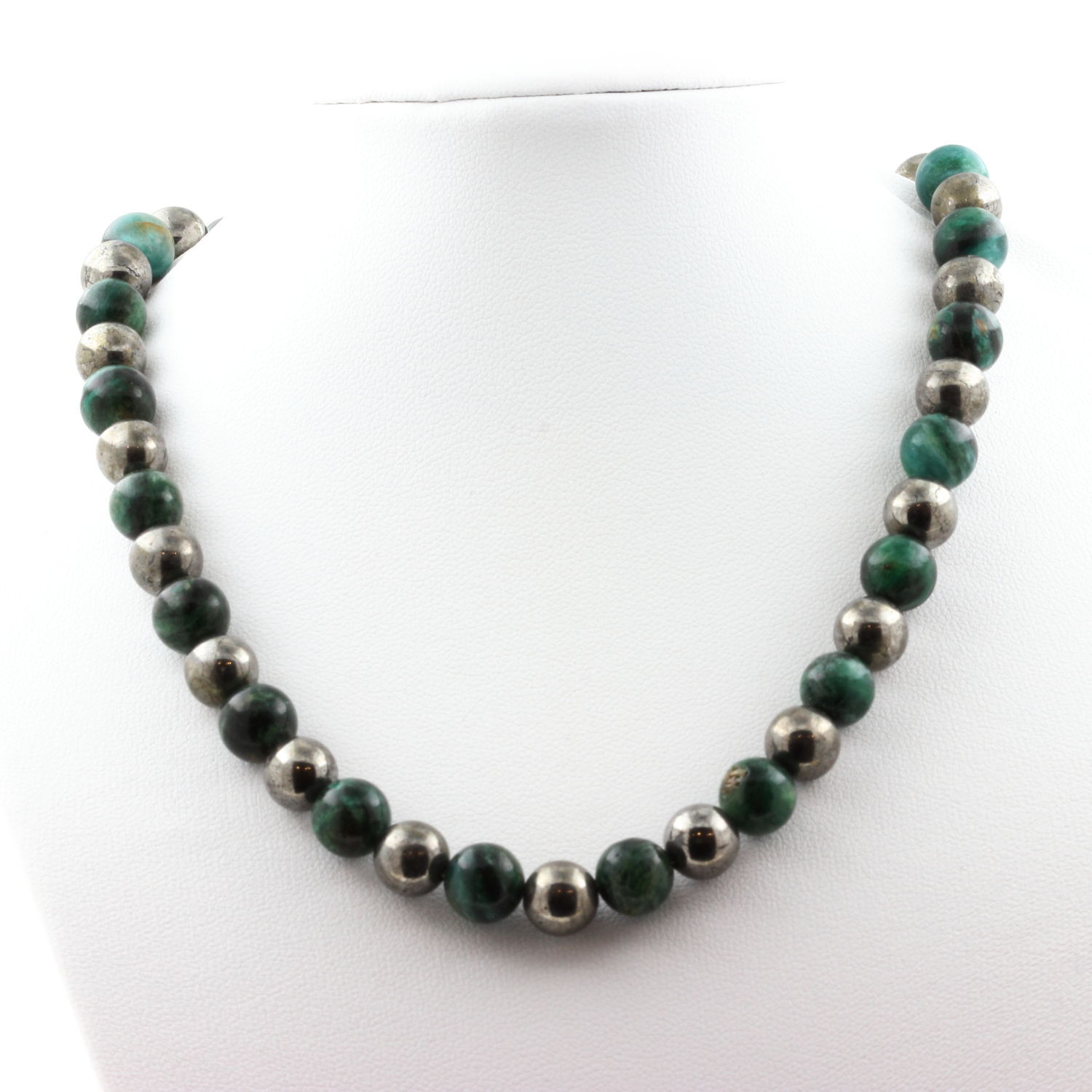 Collier Émeraude de Zambie authentique et Pyrite pour éviter les imitations