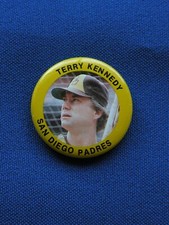 1984 Fun Foods Baseball Button Terry Kennedy Padres #47 MLB