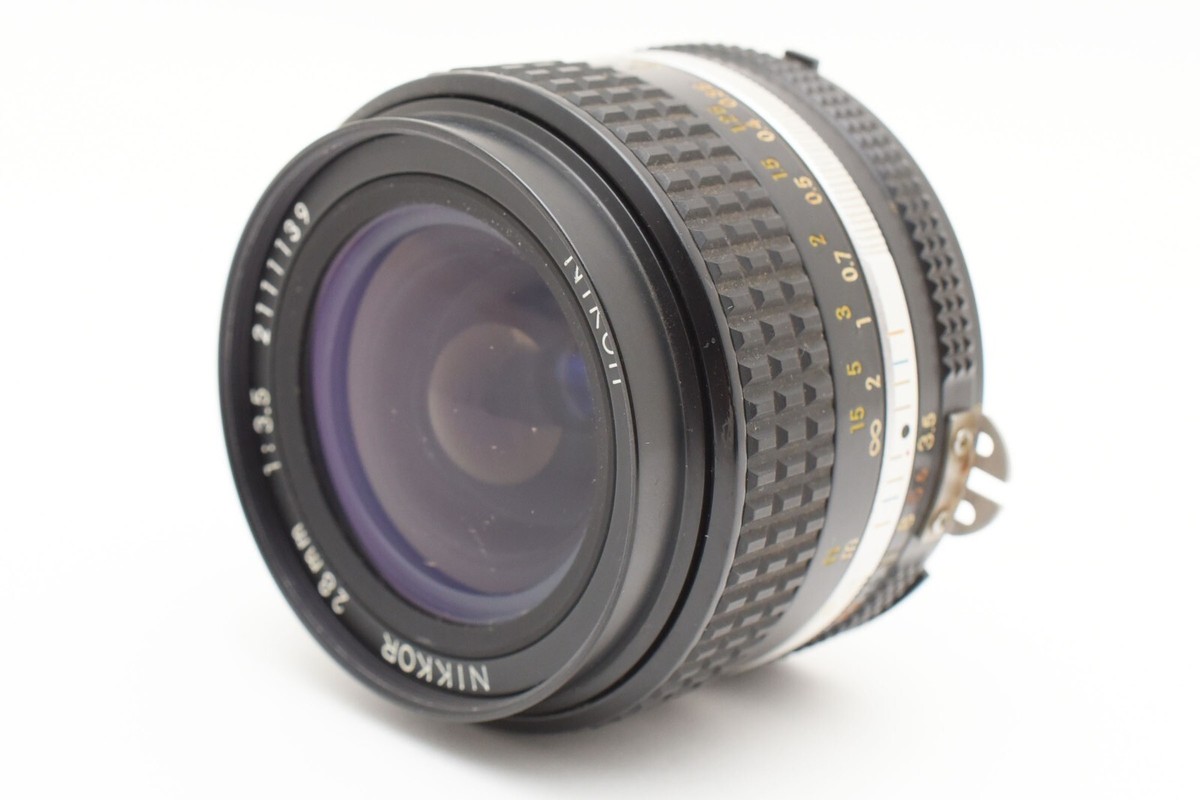 フード付き美品　Nikon Ai-s AIS Nikkor 28mm f/3.5 Exc+++] Nikon Ai-s Nikkor 28mm f/3.5 Wide Angle Ais MF Lens
