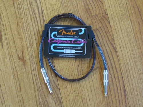 FENDER CALIFORNIA CABLES GUITAR CABLE / CORD - 3' FOOT CANDY APPLE RED