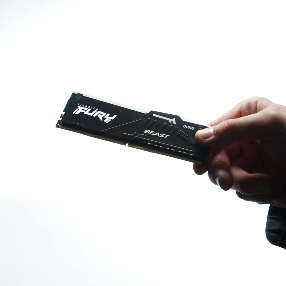 PARTS BUNDLE DEAL - ASUS ROG Strix Crosshair 670E, 2TB NVME, 64GB 5600 MT DDR5 - Image 2 of 3