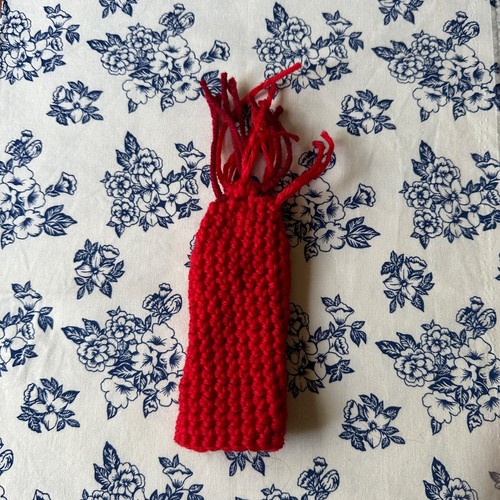 Cobweb Duster Eco-Friendly Reusable Handmade Crochet Bright Red Corner Cleaner - Picture 4 of 9