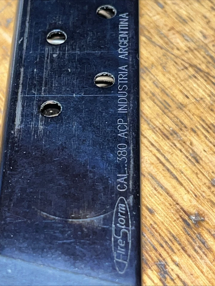 Cargador redondo Firestorm 380acp 8 con reposa dedos 8rd Mag - OEM de fábrica Foto 3 de 4