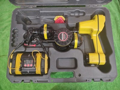 Ridgid SeekTech SR-20 Utility Line Locator w ST-305 SeekTech Transmitter & Case
